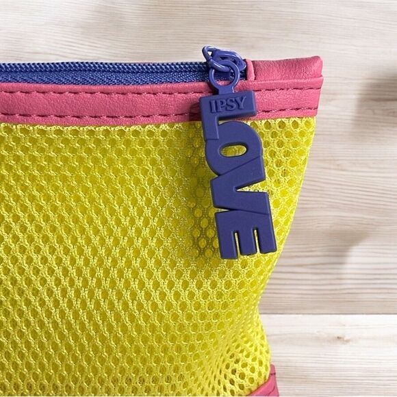 NEW Ipsy ~ 4 Glam Bags ~ Hearts Pink Yellow Neon Net Fuzzy Red ~ Makeup Pouch - Picture 9 of 11